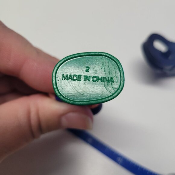 Vintage Train Towns People Plastic 2 Inch Cargo Mechanic Business Commute Play - Picture 8 of 8